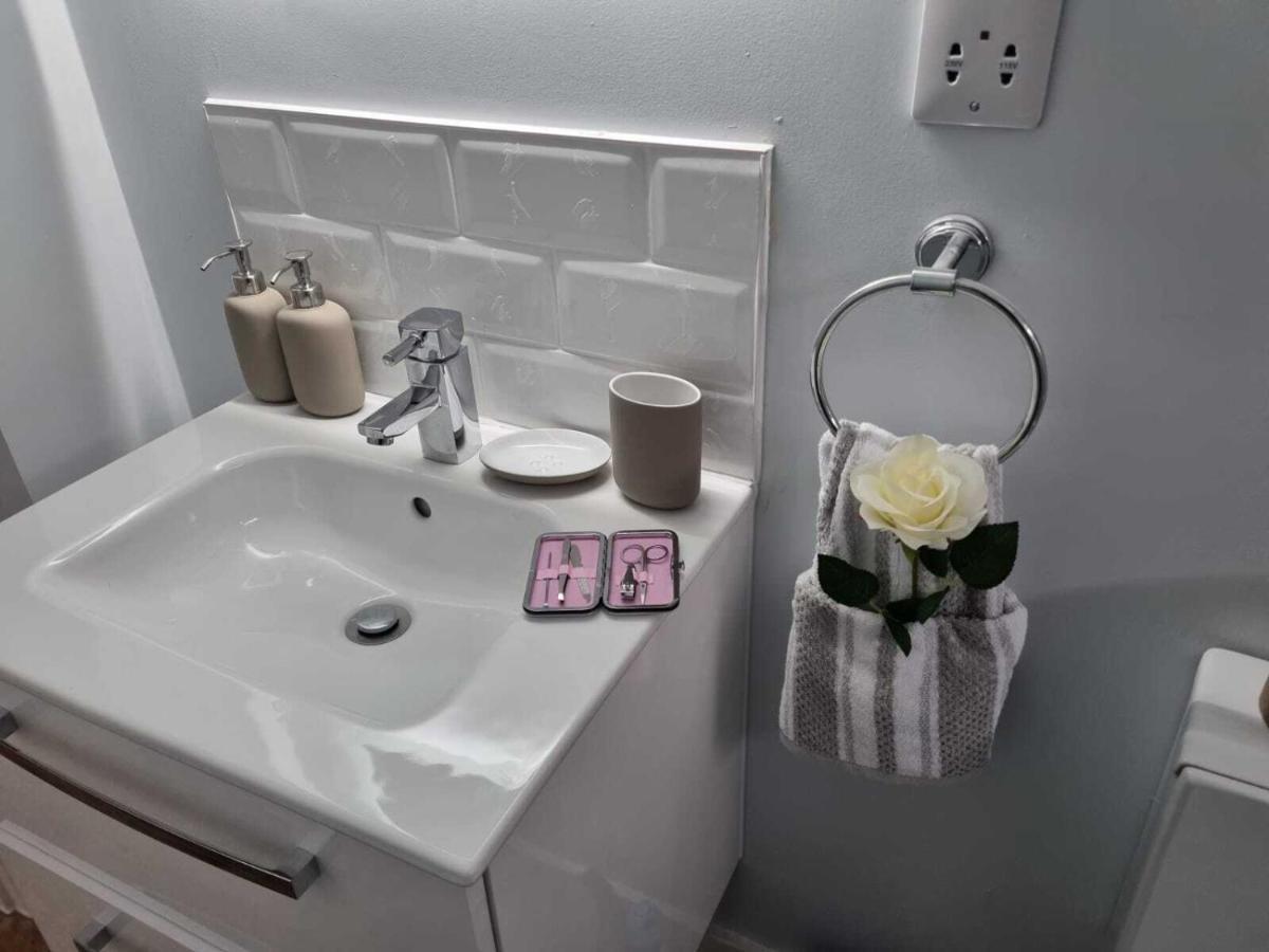 Serene Getaway Apartments ميدستون المظهر الخارجي الصورة